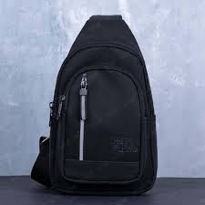 کیف کراسبادی مشکی برند Philipp Plein با لوگوی حکاکی شده