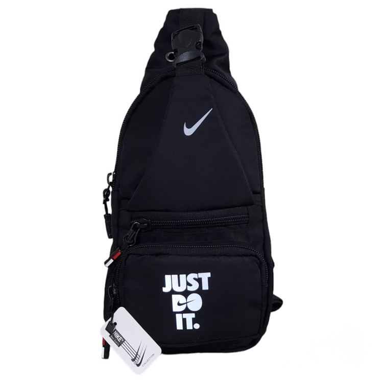 نمای روبرو از کیف نایک مشکی با نوشته JUST DO IT و آرم نایک