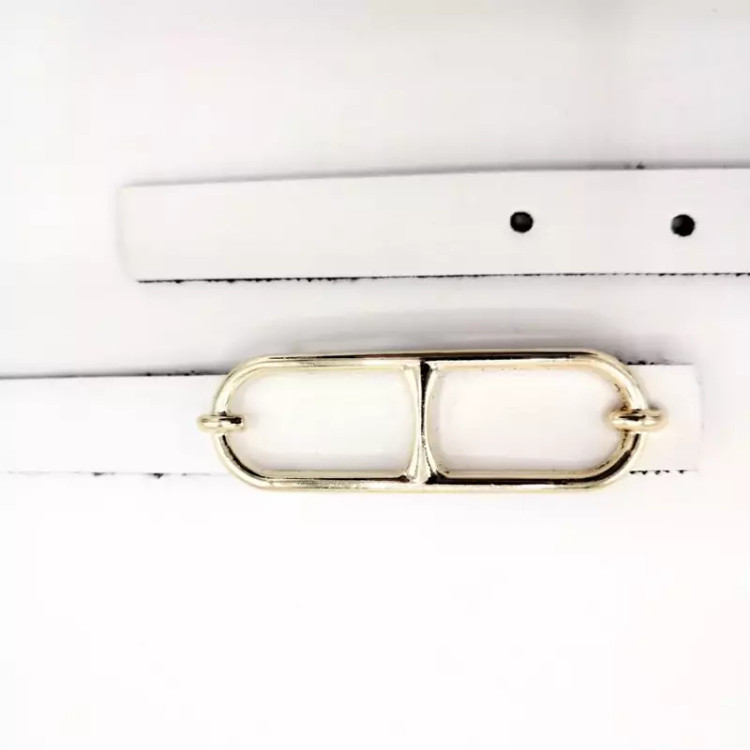 کمربند سفید زنانه با سگک طلایی خاص و عرض ۲ سانت، انتخابی ایدهآل برای استایلهای تابستانی و مینیمال