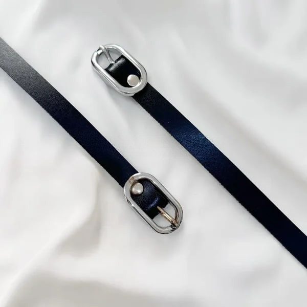 کمربند باریک زنانه با شلوار جین - استایل اسپرت و روزمره