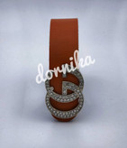 کمربند زنانه بند عسلی با سگک گوچی نگیندار نقرهای براق، اکسسوری لوکس و جذاب برای مانتو یا کت