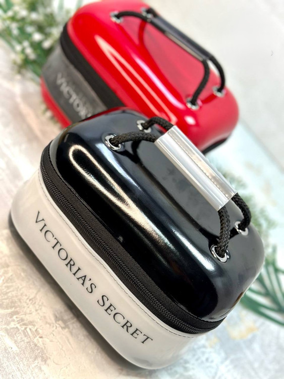 عکس کیف آرایشی زنانه دوقلو مناسب هدیه در دو رنگبندی جذاب قرمز و سفید مشکی