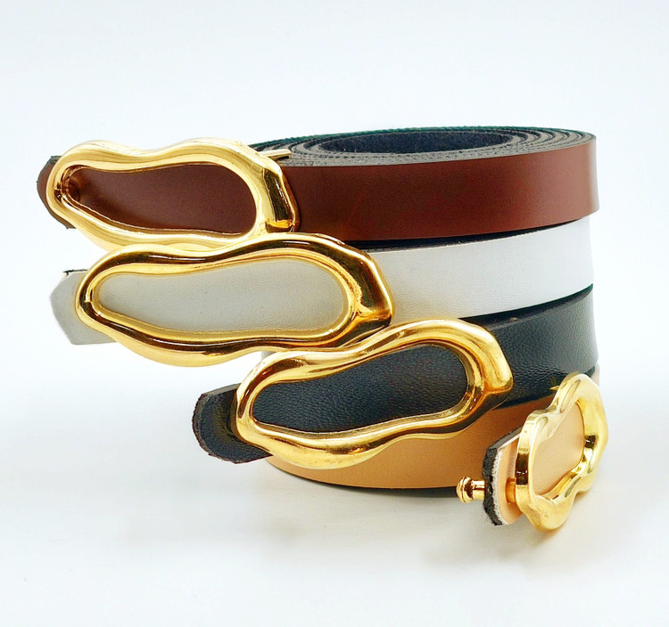 کمربندهای چرمی لوکس با سگکهای طلایی هنری – مناسب برای استایل مدرن و برندهای خاص مد