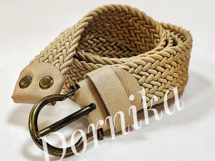 کمربند کنفی اسپرت کرم رنگ با بافت حصیری و سگک فلزی – مناسب برای استایلهای روزمره زنانه و مردانه.