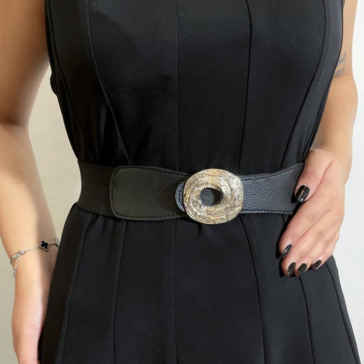 کمربند زنانه مشکی با سگک خورشیدی فلزی نقره ای، طراحی فری سایز و مناسب استایل رسمی و مجلسی