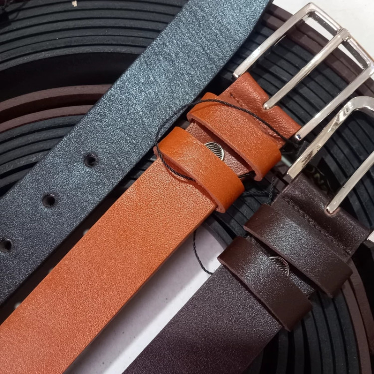 کمربند چرمی مردانه با عرض 3.5 سانتیمتر در رنگهای قهوه ای و مشکی