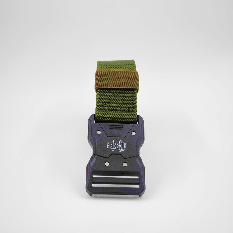 کمربند تاکتیکال سبز ارتشی با بند برزنتی و سگک ترکیبی، مناسب استایل نظامی و طبیعتگردی