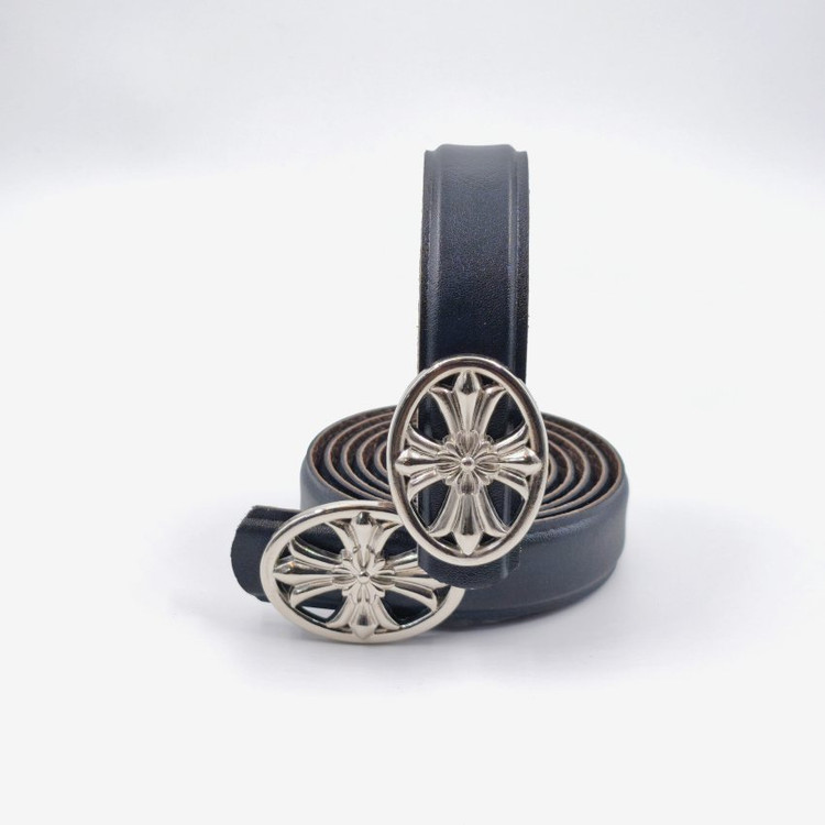 کمربند مشکی چرم مصنوعی مغزیدار با سگک صلیبی نقرهای برند Chrome Hearts - مناسب برای استایل مردانه و زنانه