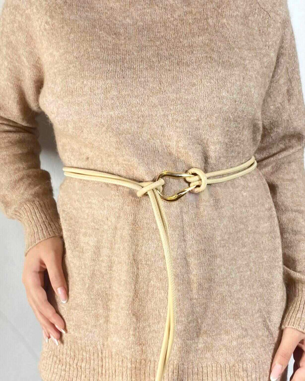 کمربند بندی زنانه کرم چرم مصنوعی با سگک اشکی، مناسب لباسهای روشن و بافتهای زمستانی