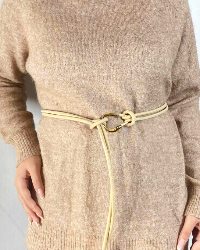 کمربند بندی زنانه کرم چرم مصنوعی با سگک اشکی، مناسب لباسهای روشن و بافتهای زمستانی