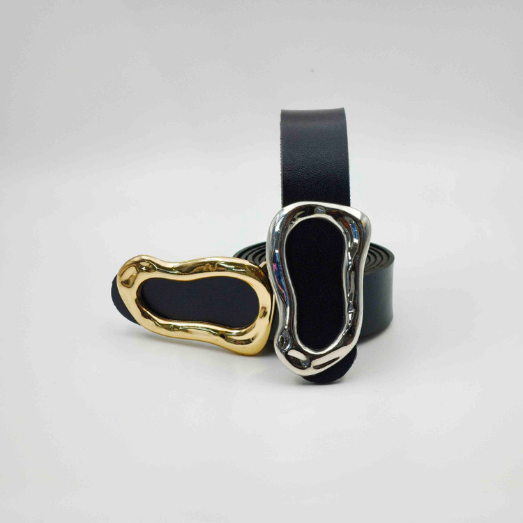 کمربند مشکی با سگک طلایی و نقره ای دفرمه
