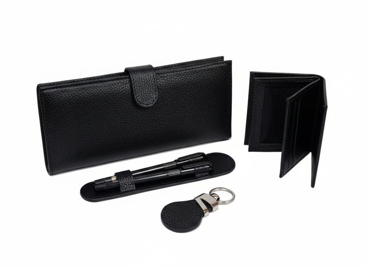 ست مدیریتی چرم طبیعی مشکی شامل کیف دستهچک، جاکلیدی، جاخودکاری و دو قلم مشکی